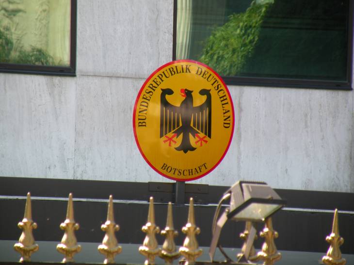  enseigne de l'Ambassade d'Allemagne